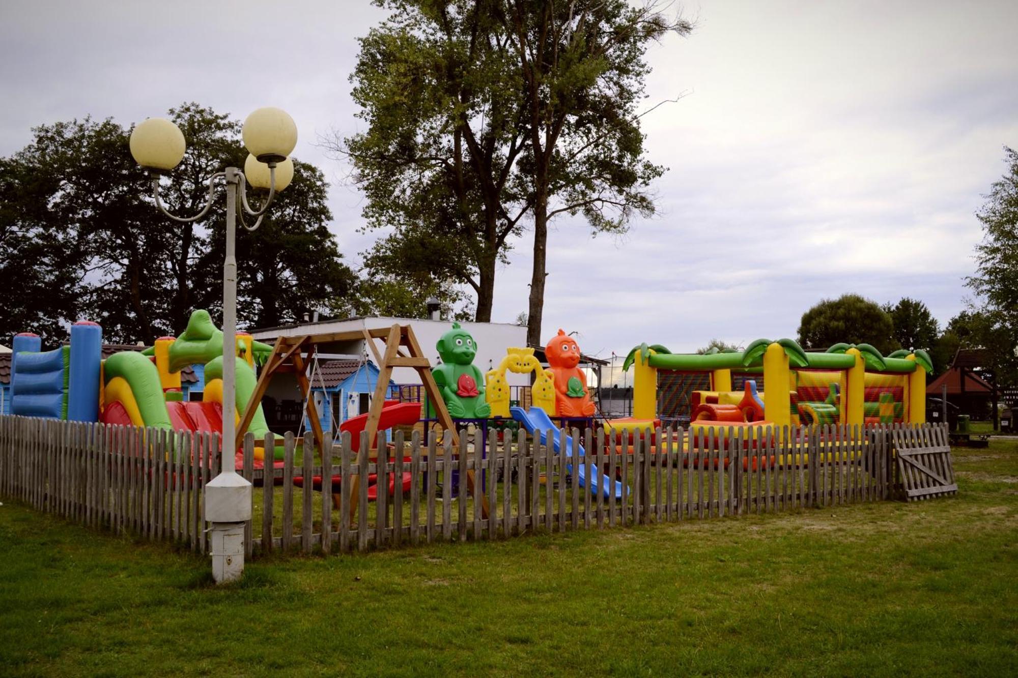 Camping Szczecinek Domy Wypoczynkowe Exterior photo