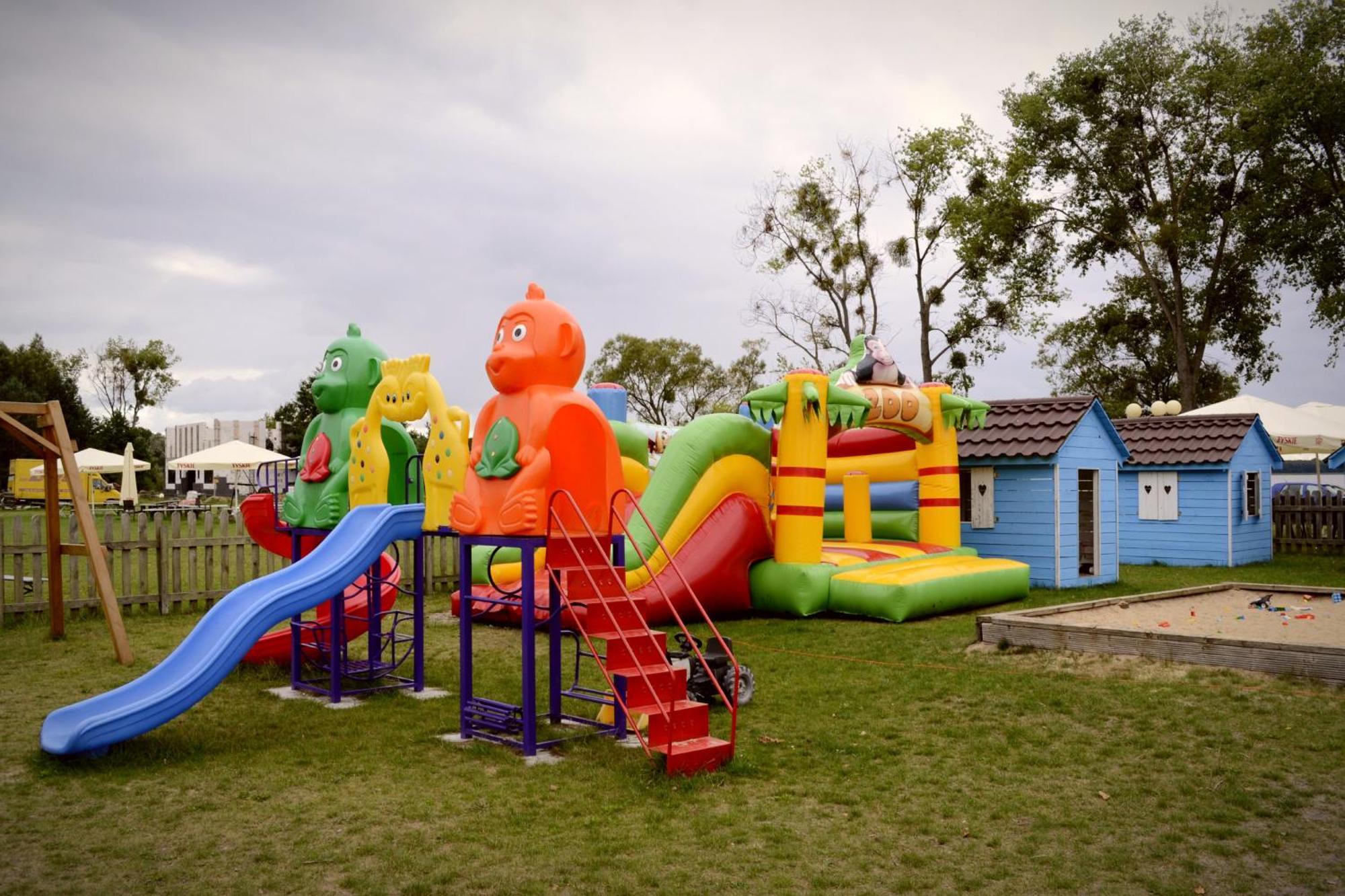 Camping Szczecinek Domy Wypoczynkowe Exterior photo