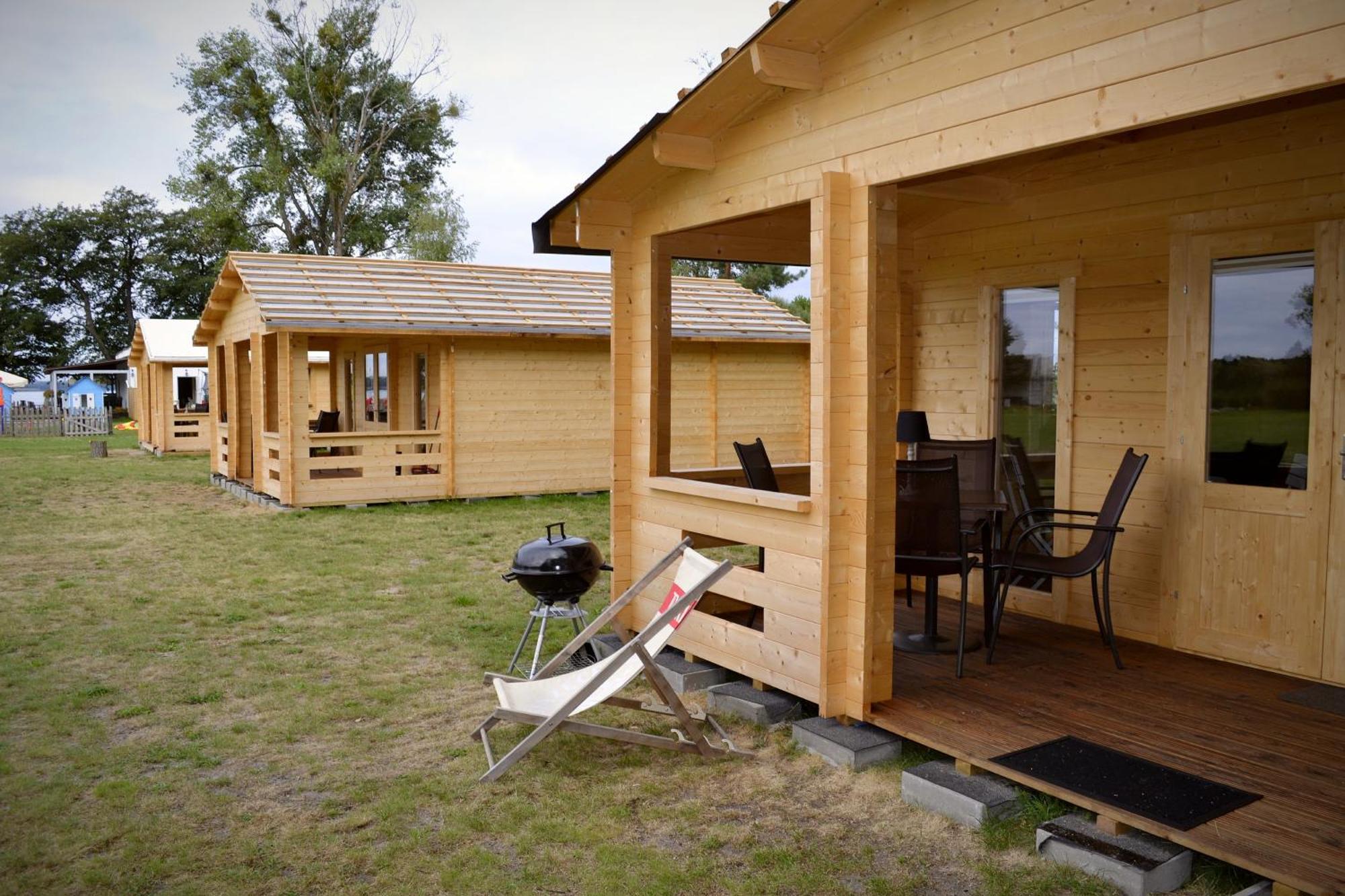 Camping Szczecinek Domy Wypoczynkowe Exterior photo